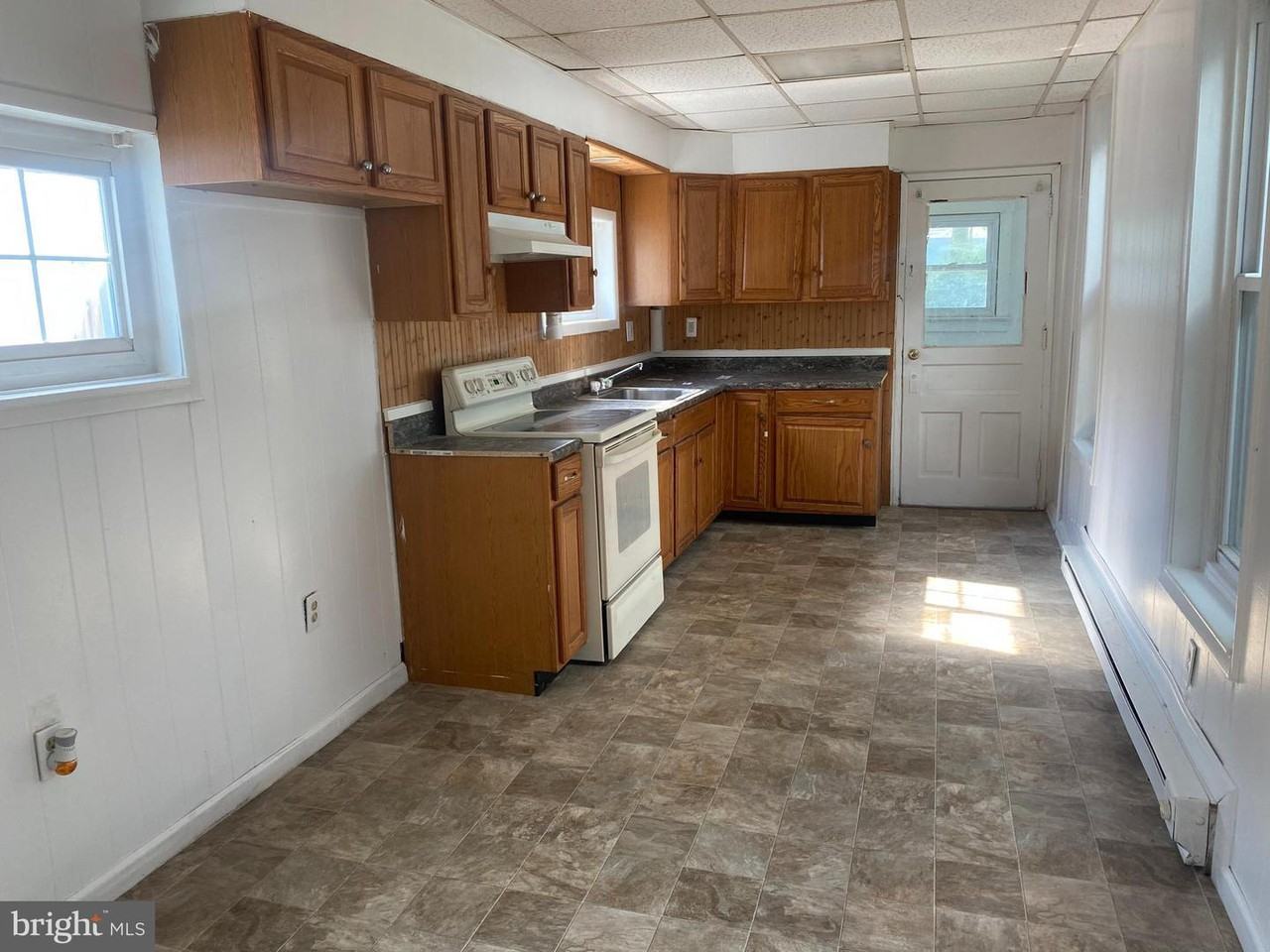 316 Walnut Street - Photo 4 of 24