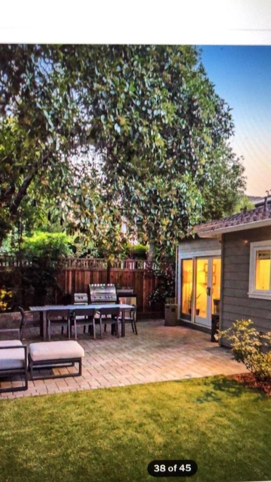 152 Dunsmuir Way - Photo 2 of 8