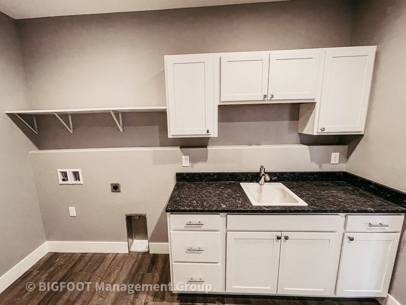 3991 Swan Rd - Photo 2 of 20