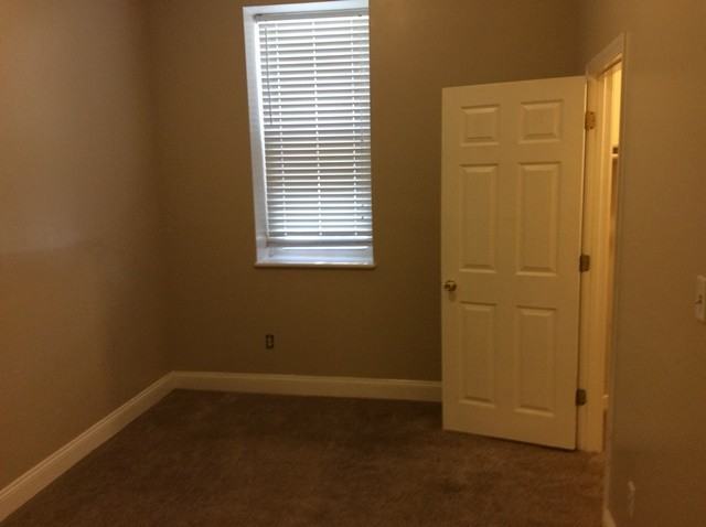 1106 Lafayette Ave - Photo 3 of 10