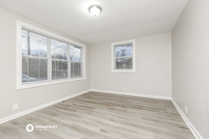 768 Rowan Dr - Photo 3 of 16