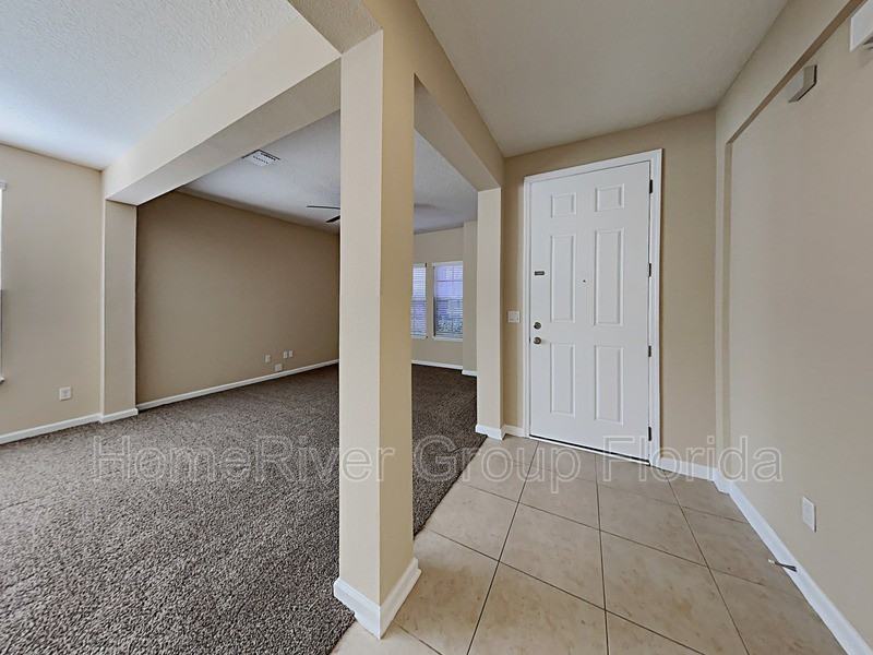 15767 Lexington Park Blvd - Photo 3 of 24