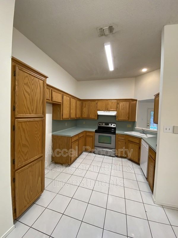 6617 N 40th St - Photo 3 of 14