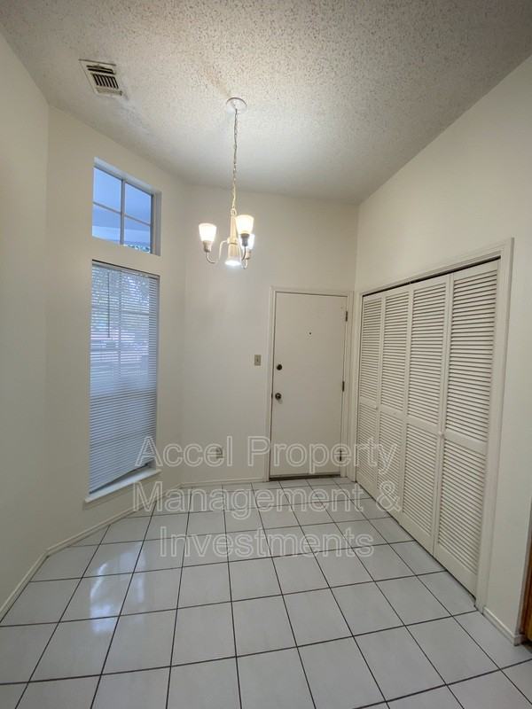 6617 N 40th St - Photo 4 of 14