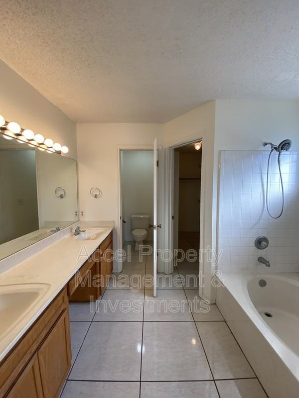 6617 N 40th St - Photo 7 of 14