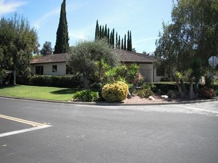 12752 Homes Dr - Photo 2 of 15