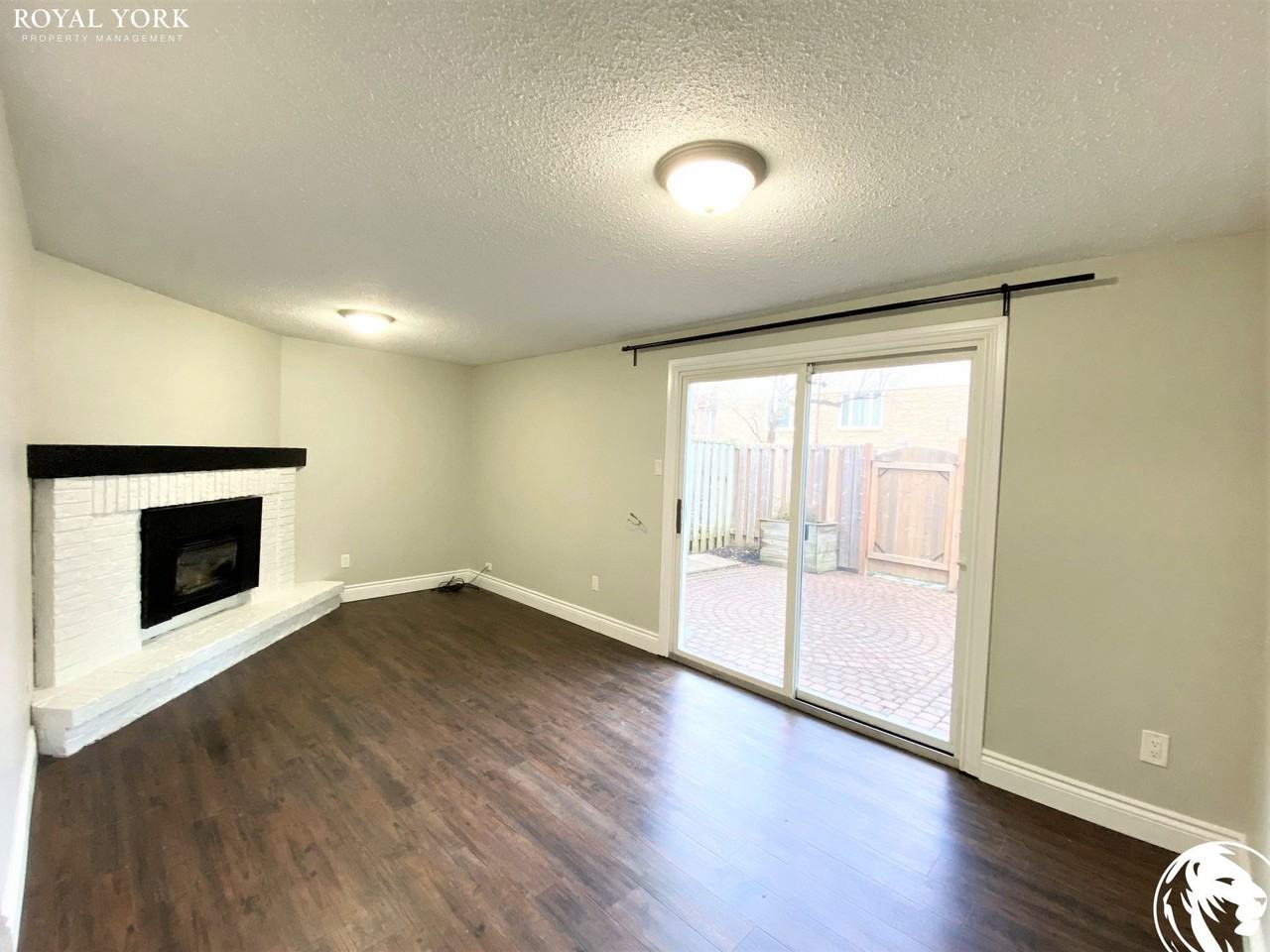 741 Woodward Ave #21 - Photo 3 of 28