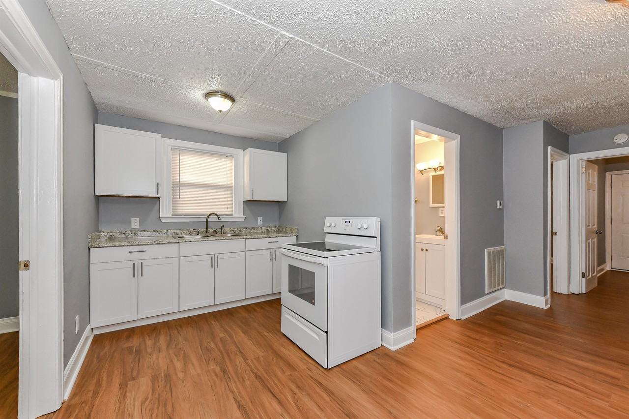 104 Sylvania Ave #2 - Photo 5 of 18