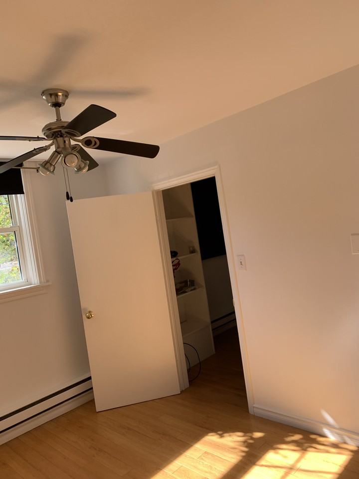 56 Emerald Cres - Photo 3 of 4