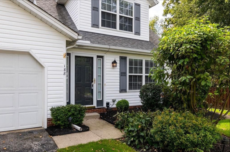 188 Steele Ave - Photo 2 of 22