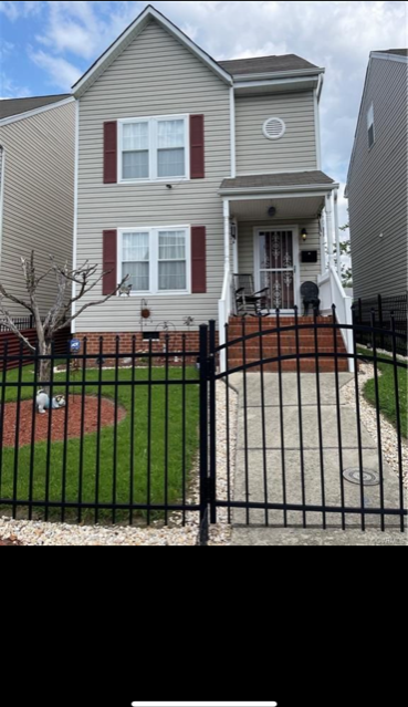 1915 Porter Street - Photo 3 of 14