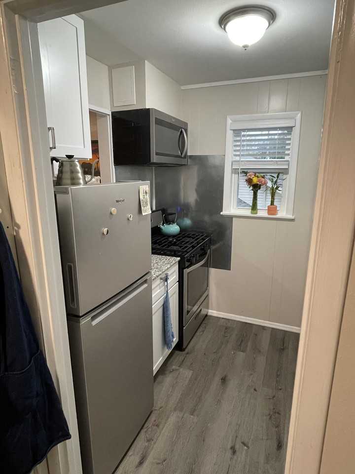 312 Jagoe St #4 - Photo 3 of 6