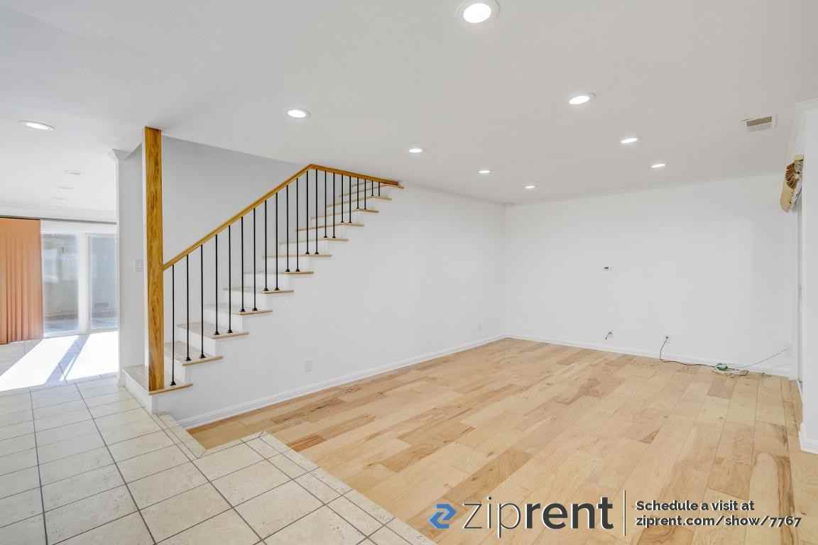 1086 Gull Ave - Photo 2 of 20