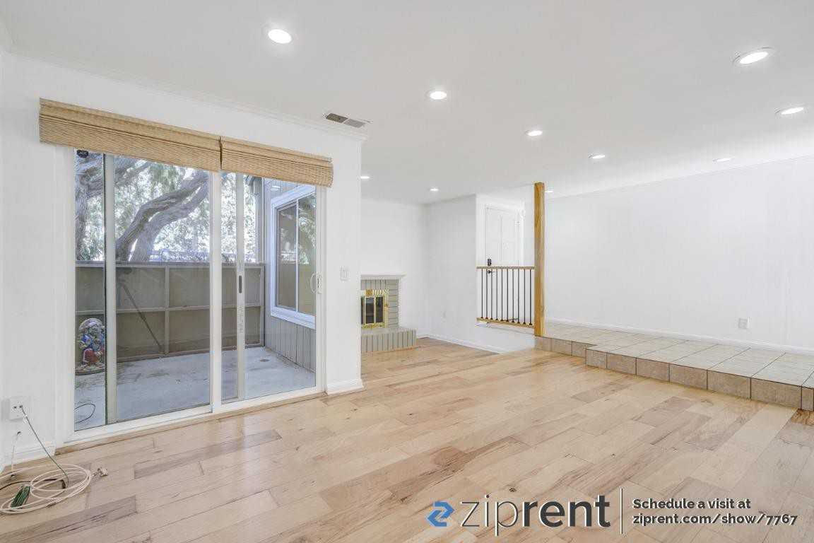 1086 Gull Ave - Photo 3 of 20