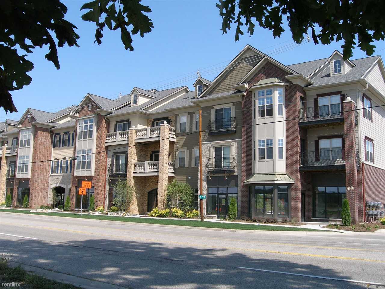 The Hamptons Apartments - Photo 2 of 7