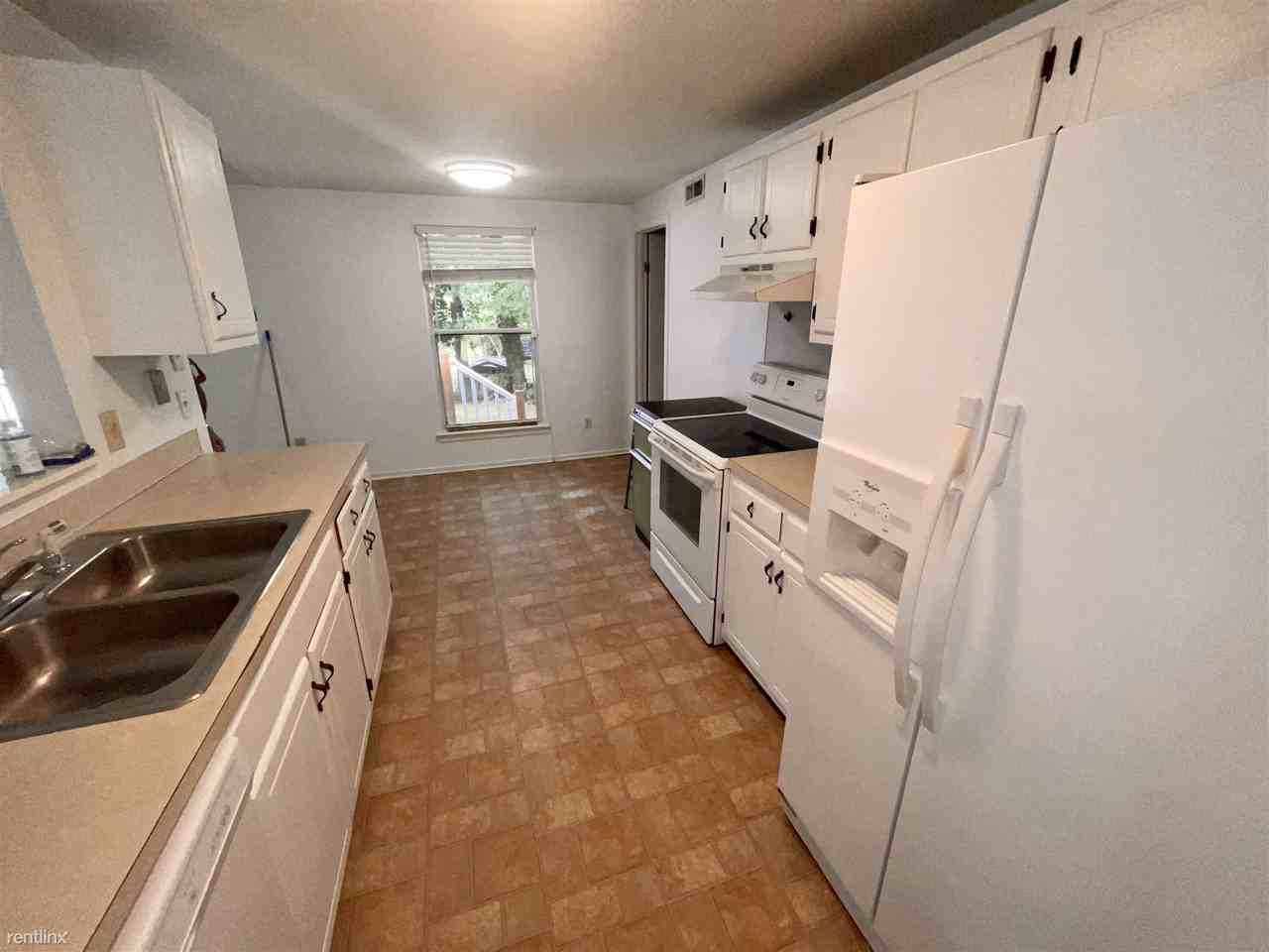 3437 Gemini Dr - Photo 3 of 10