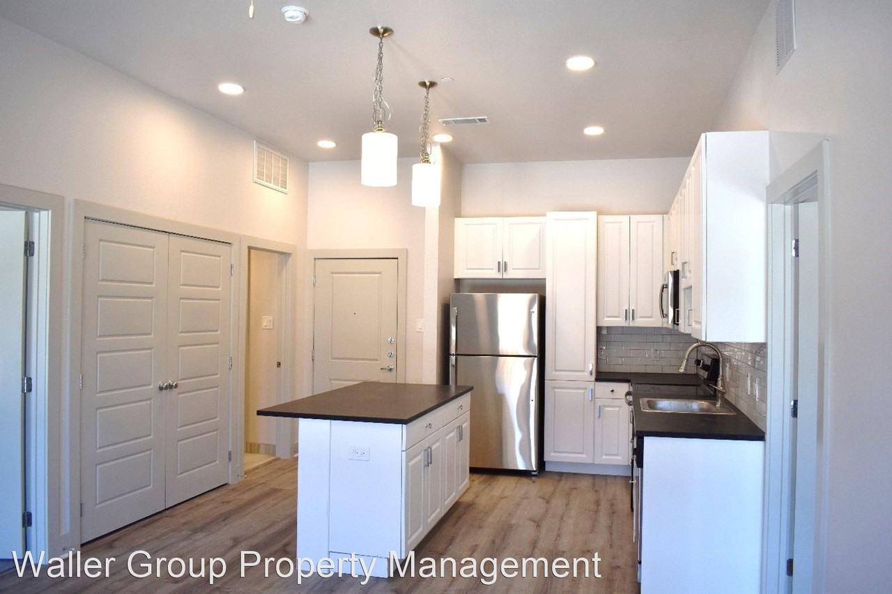 1514 E 15th st - Photo 3 of 14