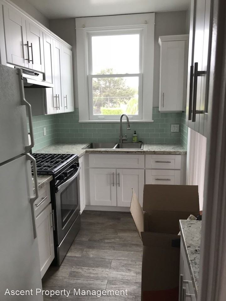 126-132 Hawthorn St. - Photo 3 of 10