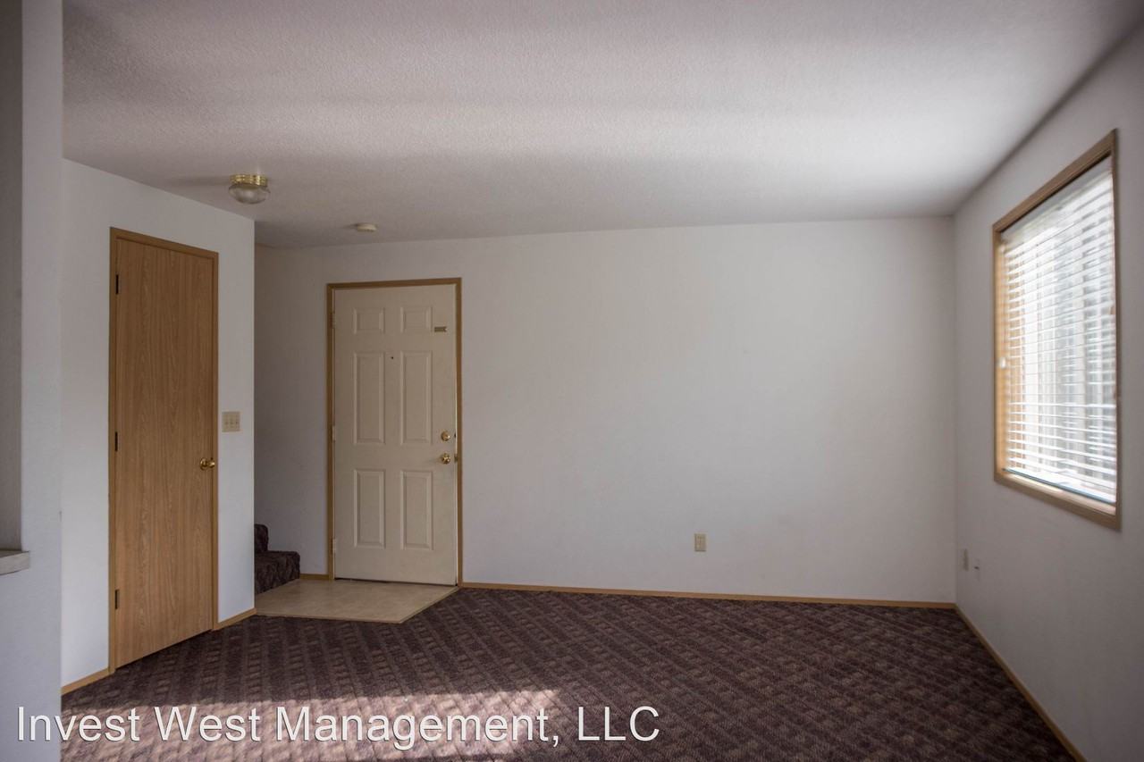 810 SE 153rd Avenue - Photo 2 of 19