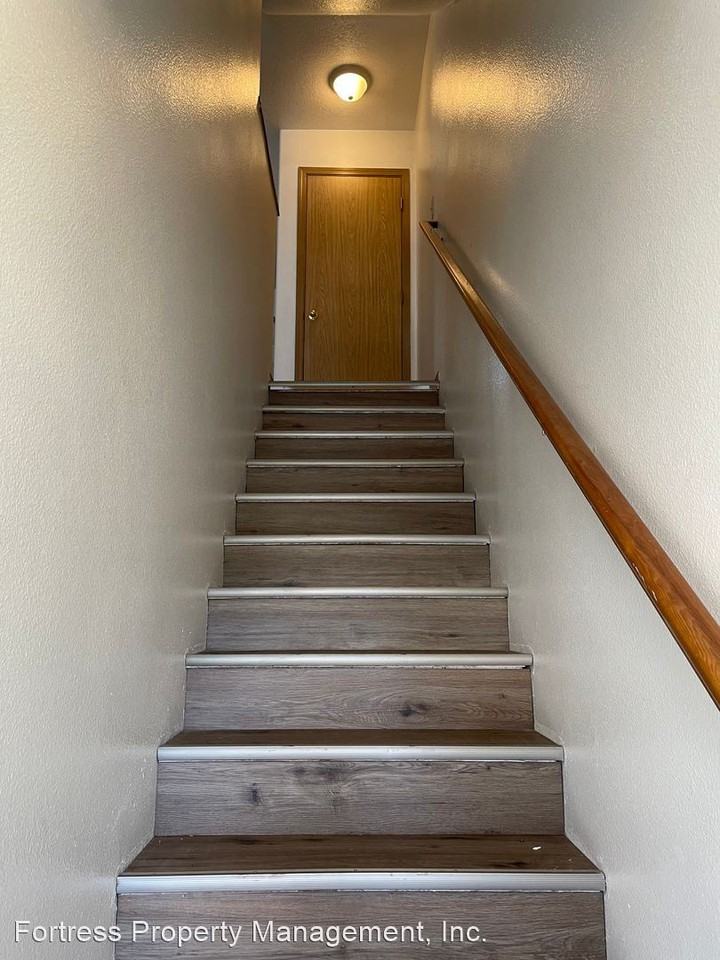 Madison Place Townhome - Photo 2 of 17