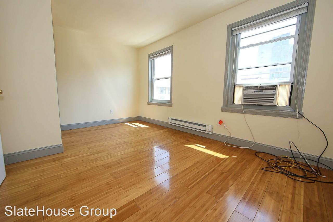 1630 N Sydenham St - Photo 3 of 19