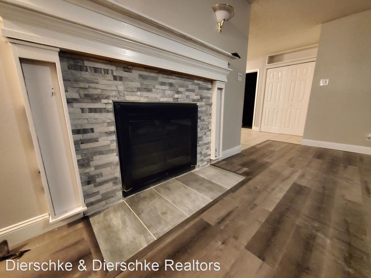 1569 Clayton St - Photo 3 of 10