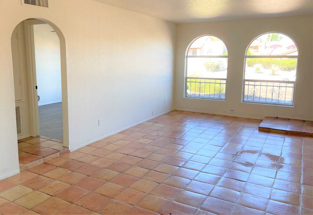 14263 N Fountain Hills Blvd - Photo 2 of 20