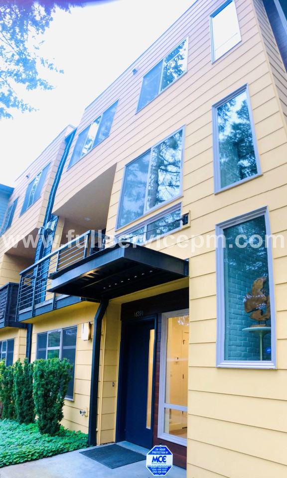 16391 Ne 12th Pl - Photo 2 of 38