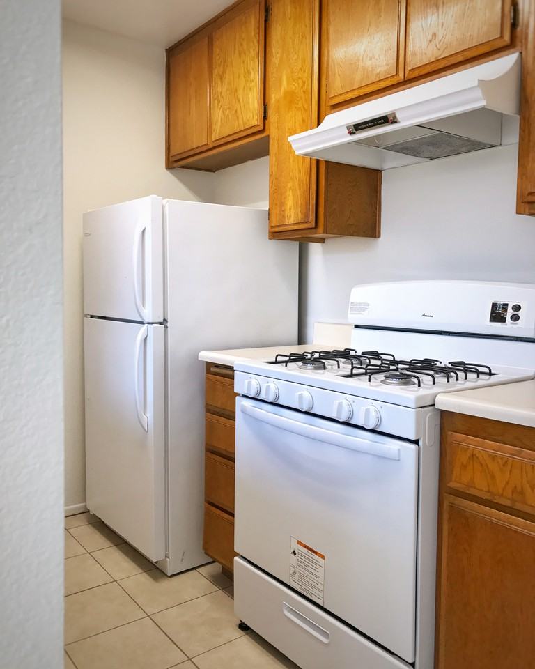 3626 Empire Dr - Photo 3 of 10