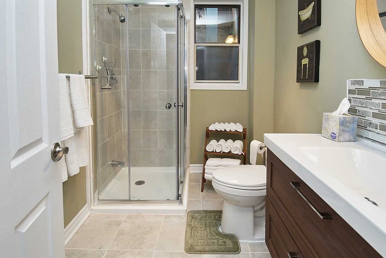 1576 Queen St W - Photo 2 of 15