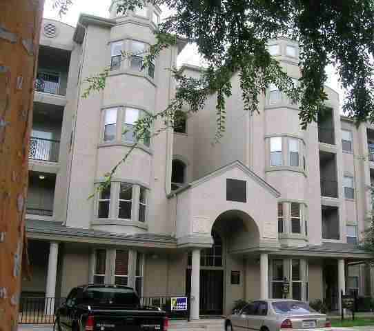 1166 Forest Hollow Park E70 - Photo 2 of 4