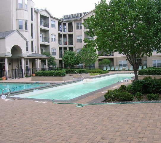 1166 Forest Hollow Park E70 - Photo 3 of 4