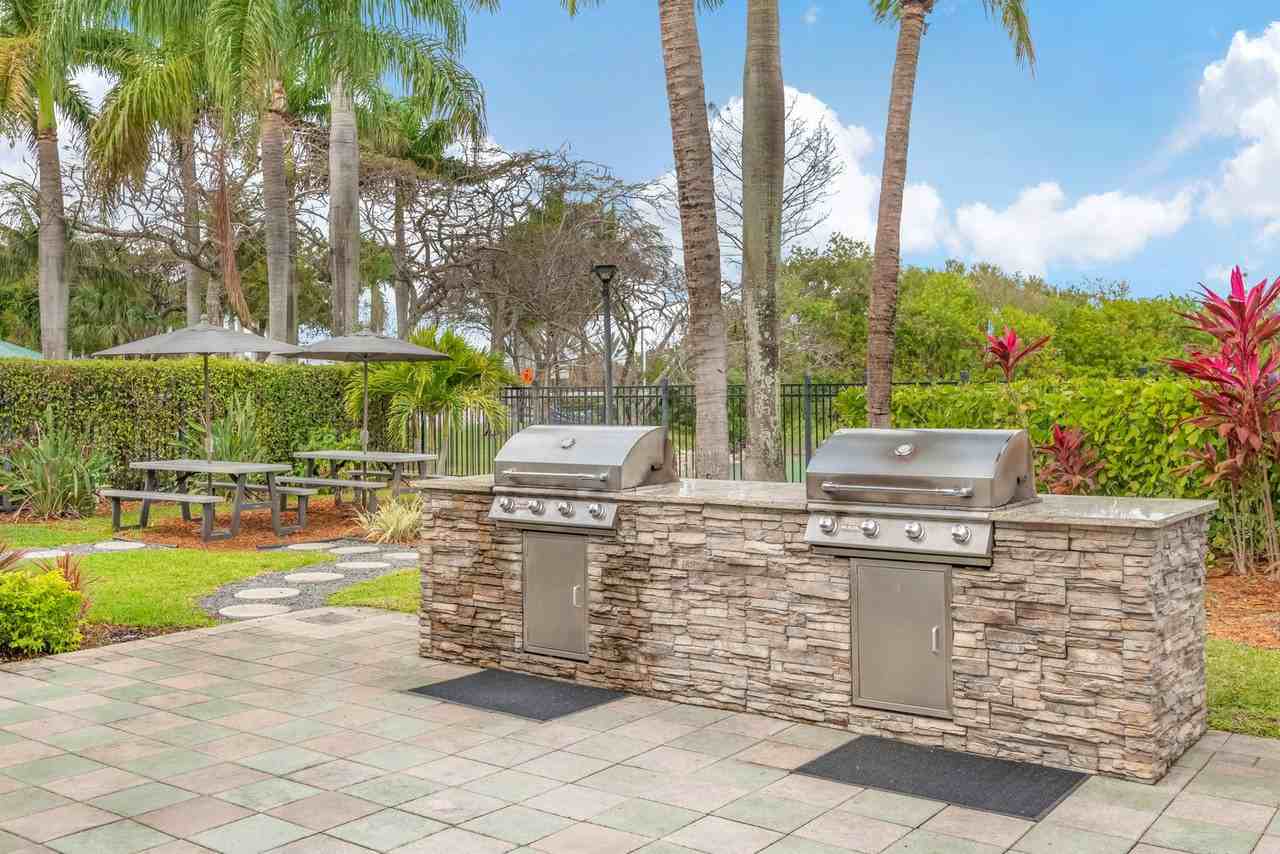 Palm Trace Landings Apartments - Photo 3 of 50