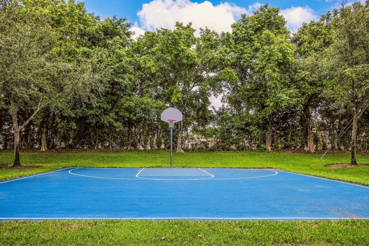 Palm Trace Landings Apartments - Photo 6 of 50