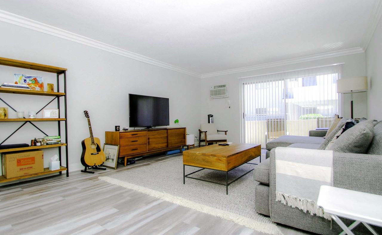 Rose Avenue - Photo 6 of 14