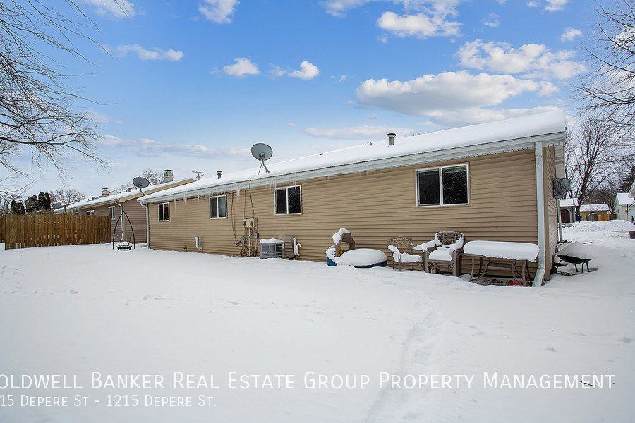 1215 1215 Depere St 1215 Depere St. - Photo 3 of 15