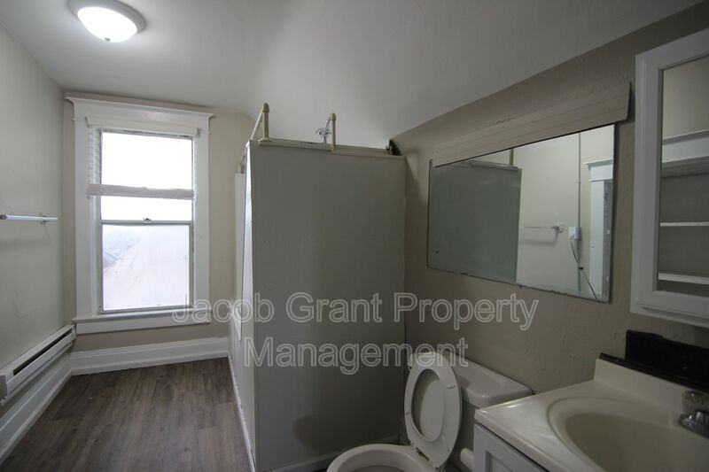 307 H St #3 - Photo 6 of 11