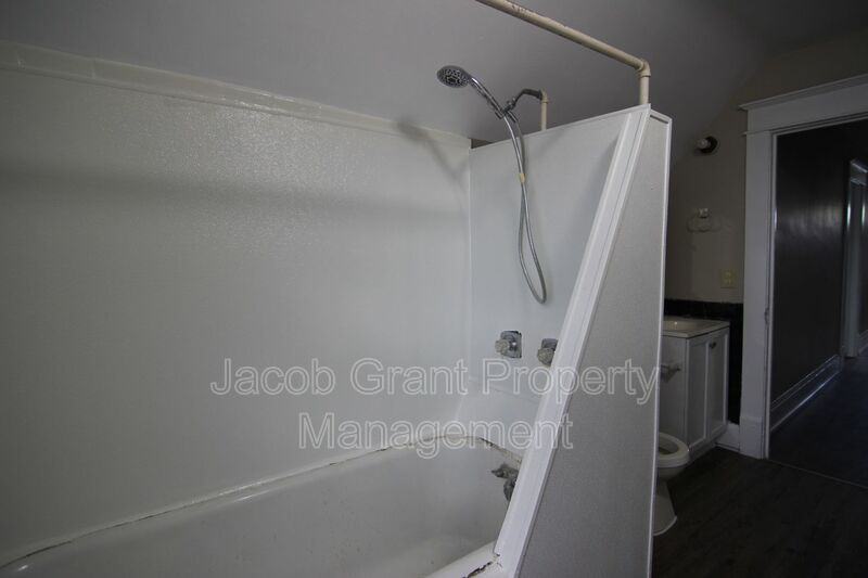 307 H St #3 - Photo 3 of 11