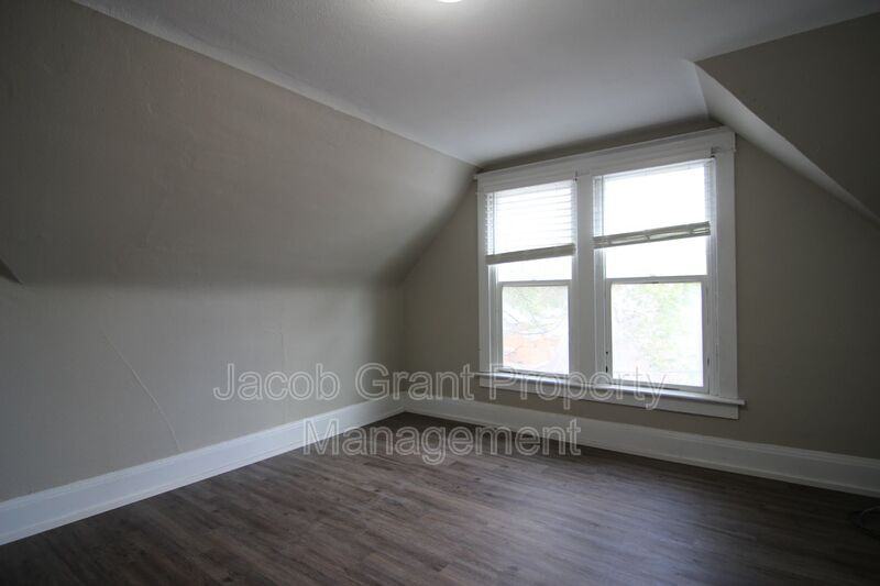 307 H St #3 - Photo 7 of 11