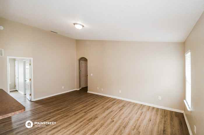 511 E 55th St - Photo 3 of 16