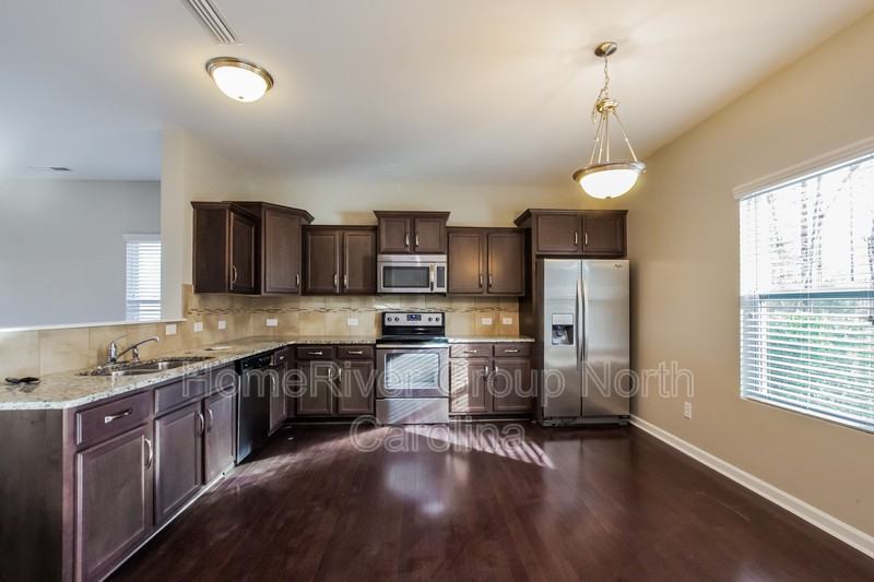 112 Tranquil Ct - Photo 3 of 18