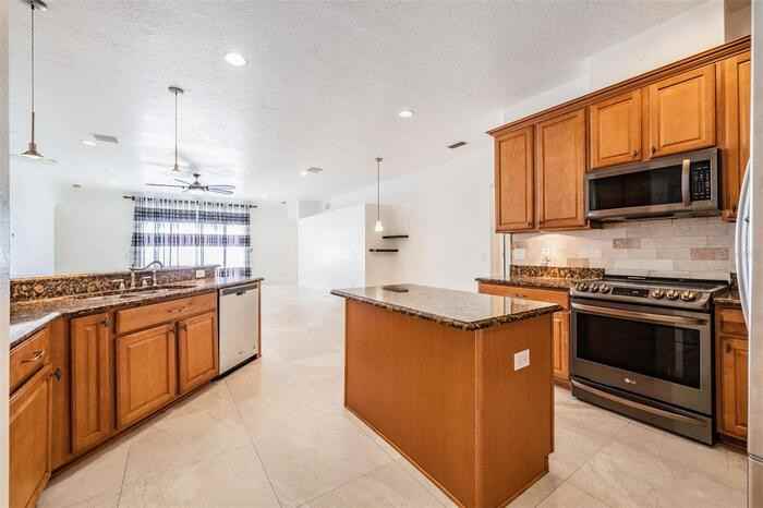 29822 Boyette Oaks Pl - Photo 3 of 26