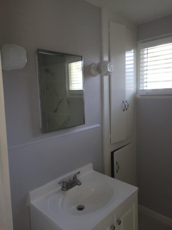 #6     709 S. Broadway - Photo 3 of 17