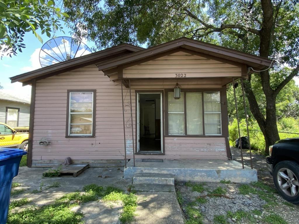 3022 Chihuahua St, San Antonio, TX 78207 3 Bedroom Apartment for Rent