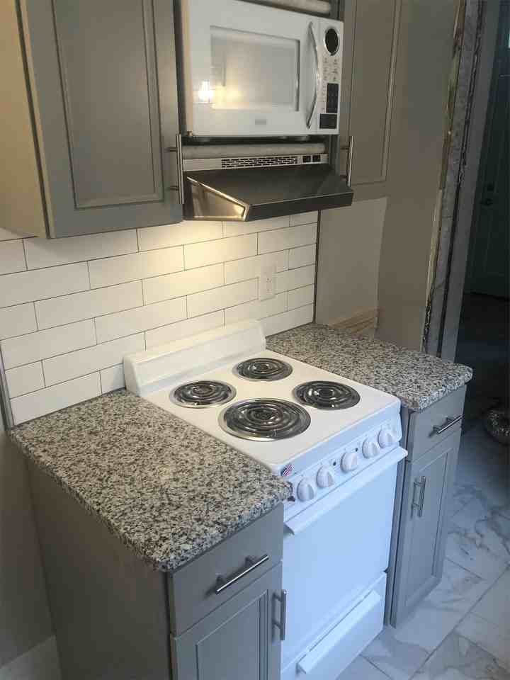 2422 Lincoln St #1 - Photo 2 of 13