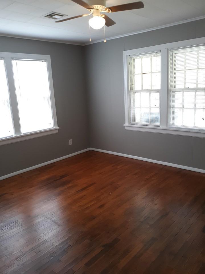 1710 W Arrowhead Pl #1 - Photo 4 of 9