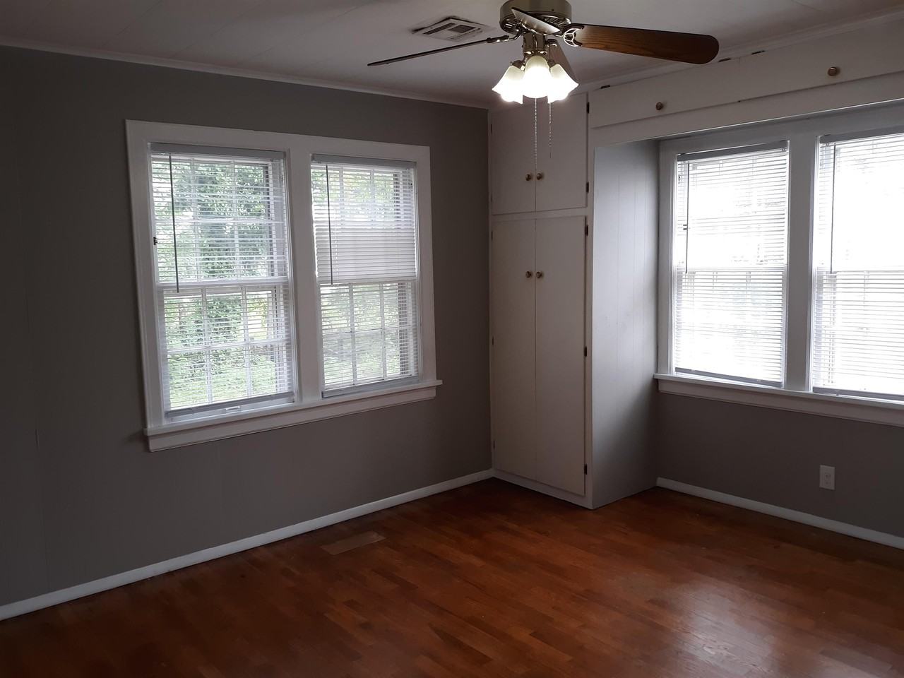 1710 W Arrowhead Pl #1 - Photo 5 of 9