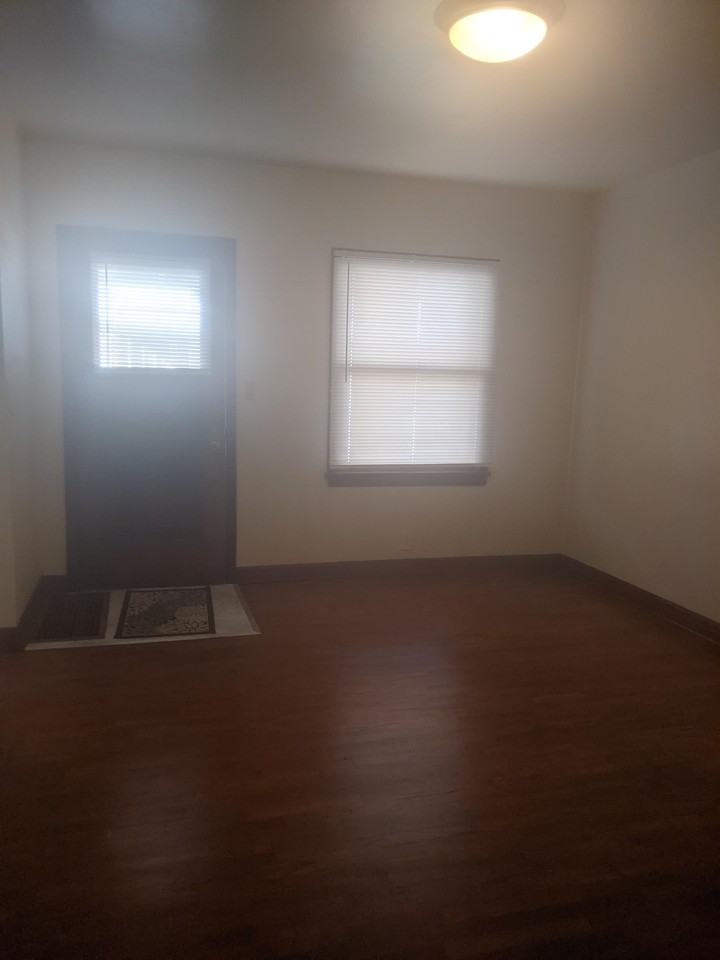 628 Strong Street - 3 #3 - Photo 2 of 14