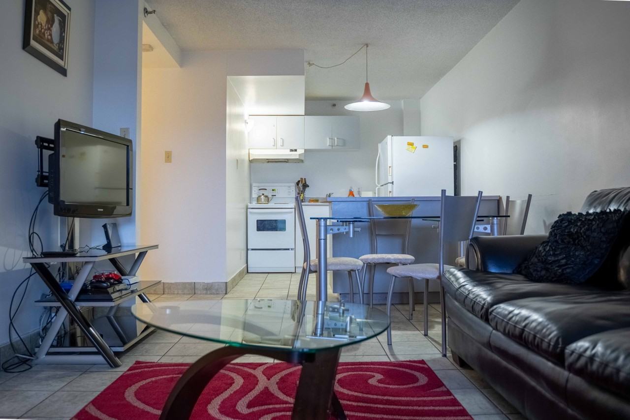 1055 Rue St-Mathieu - Photo 3 of 10