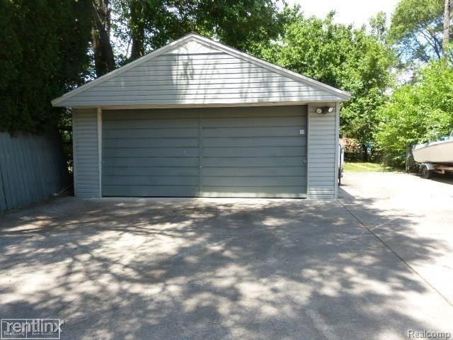 16173 Forest Avenue - Photo 2 of 11